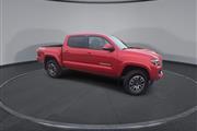 $41500 : PRE-OWNED 2022 TOYOTA TACOMA thumbnail