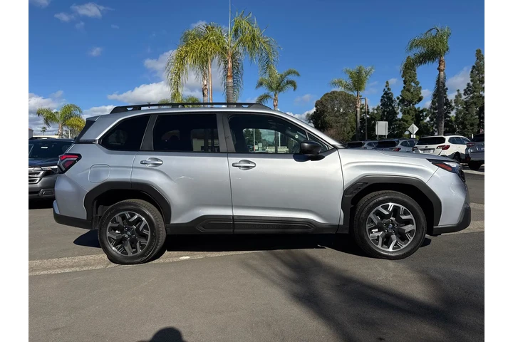$29995 : Subaru Forester 2025 AWD Pre image 5