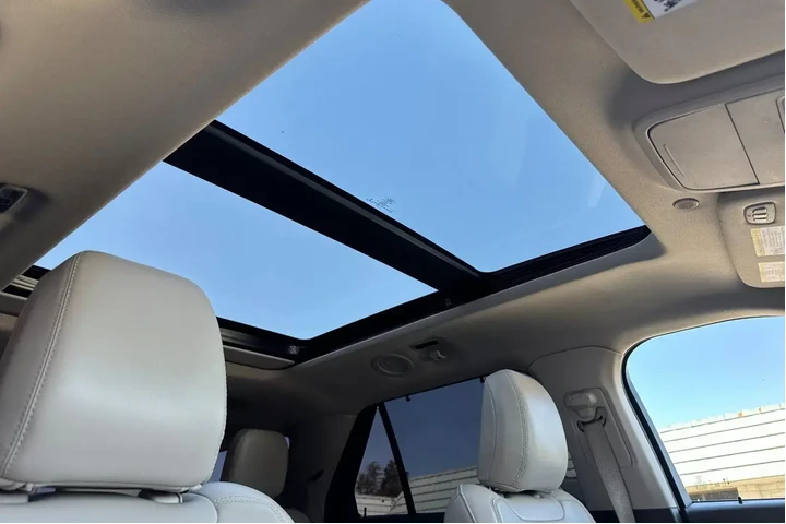 $31000 : Ford Explorer 2021 AWD Plati image 7