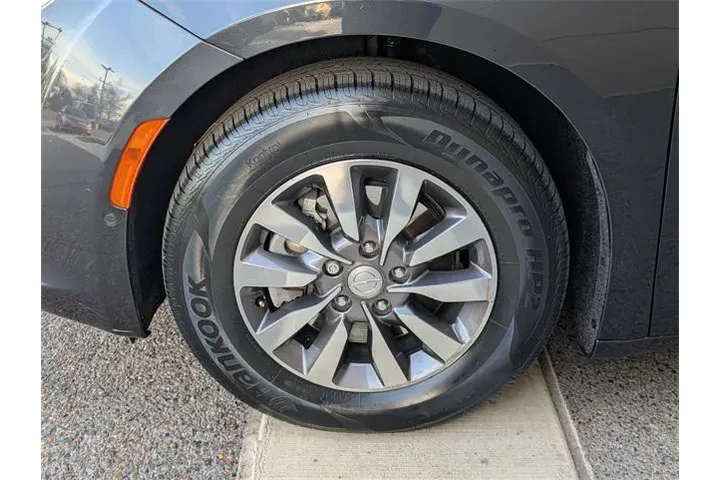 $24826 : Chrysler Pacifica Hybrid 201 image 9