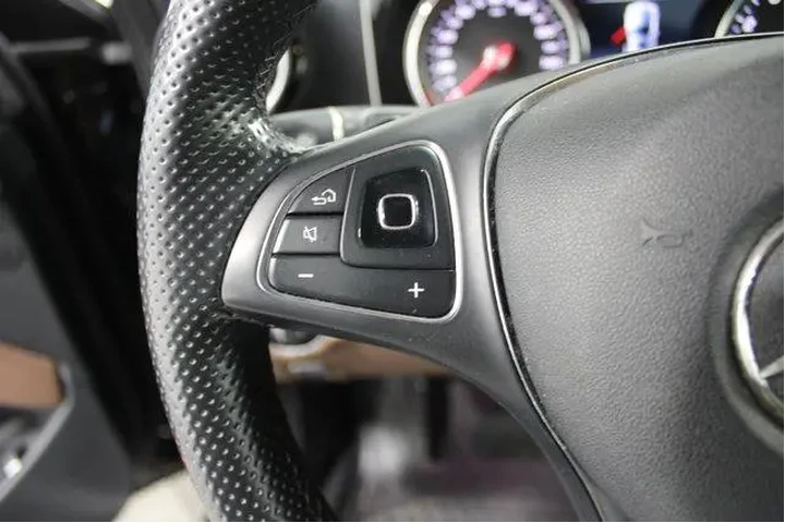 $23945 : Mercedes-Benz E-Class 2017 A image 10