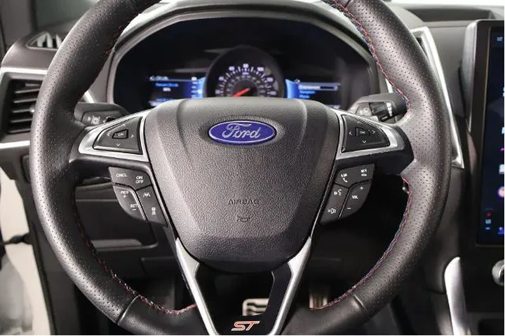 $36232 : Ford Edge 2024 AWD ST 4dr SU image 3