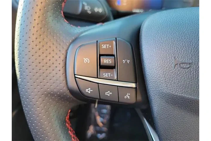 $23590 : Ford Escape 2024 ST-Line 4dr image 4