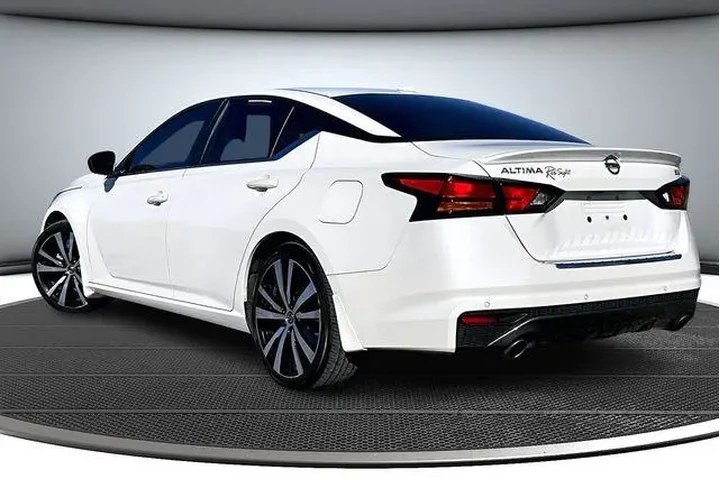 $17500 : Nissan Altima 2022 2.5 SR 4d image 4