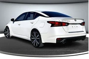 $17500 : Nissan Altima 2022 2.5 SR 4d thumbnail