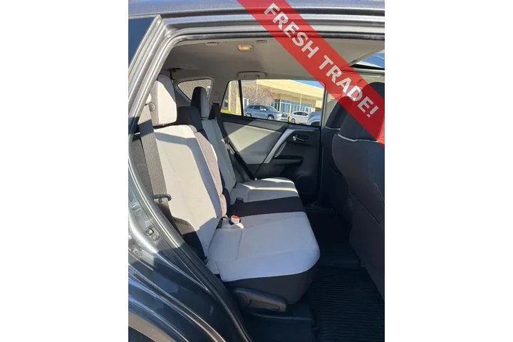 $19874 : Toyota RAV4 2017 AWD XLE 4dr image 10