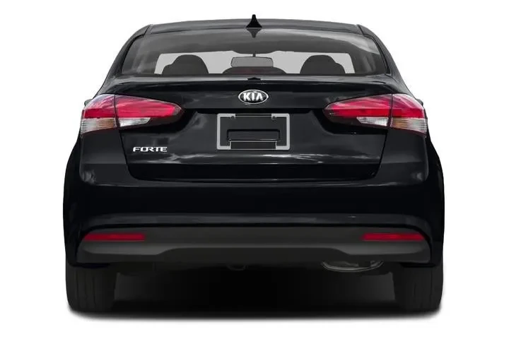 $4877 : Kia Forte 2017 LX 4dr Sedan image 5