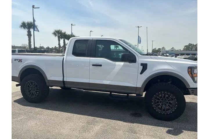 $36974 : Ford F-150 2023 4x4 XL 4dr S image 2