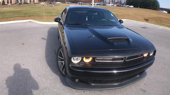 $31000 : PRE-OWNED  DODGE CHALLENGER R/ image 3