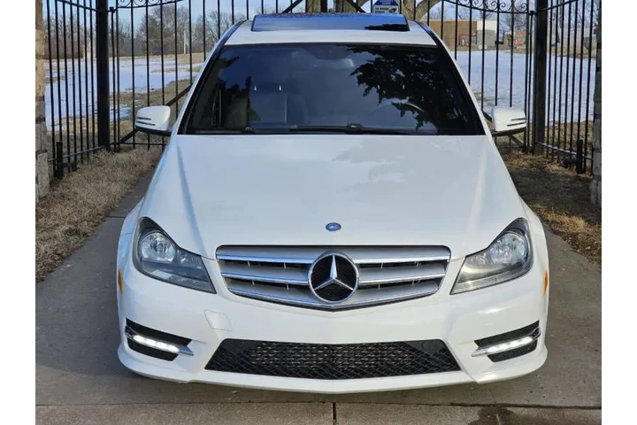 $8500 : 2013 Mercedes-Benz C-Class C image 2