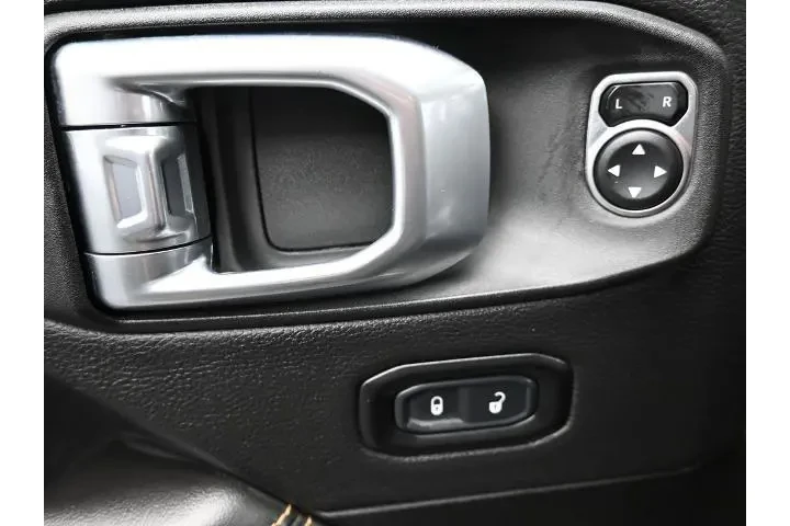 $36094 : Jeep Wrangler 2024 4x4 Sahar image 6