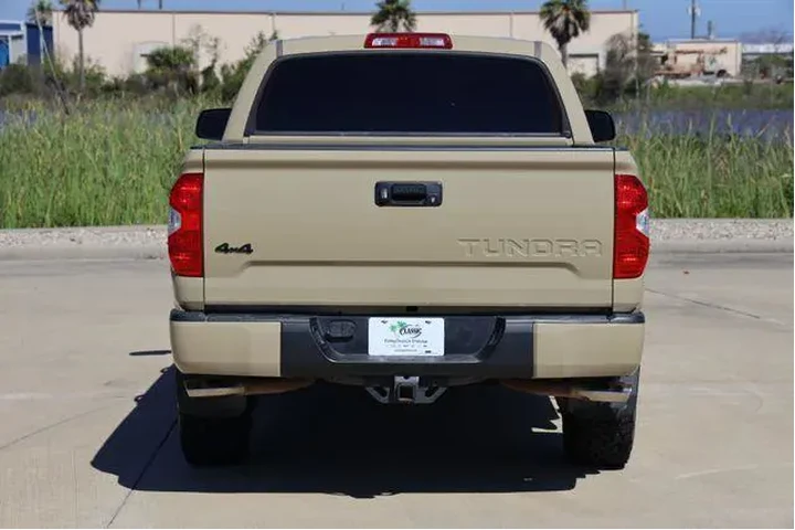 $33136 : Toyota Tundra 2016 4x4 TRD P image 7