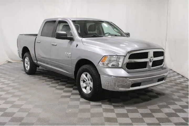 $27909 : Ram 1500 Classic 2021 4x4 SL image 1