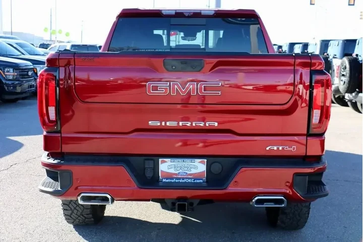 $37995 : GMC Sierra 1500 2022 4x4 AT4 image 6