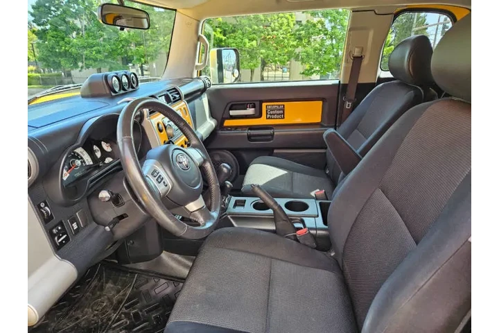 $15999 : 2007 FJ Cruiser image 9