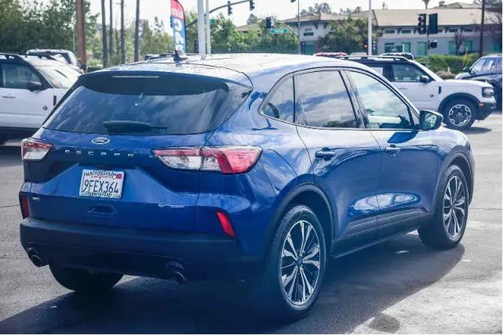 $20995 : Ford Escape 2022 SE 4dr SUV image 4