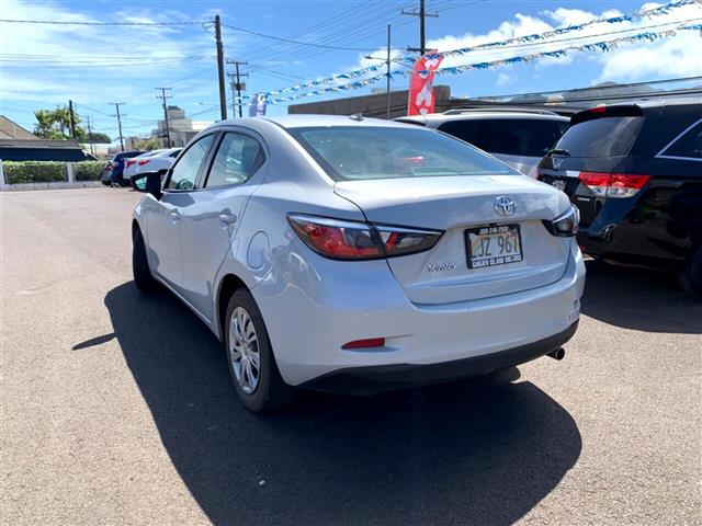 $15995 : 2019 Yaris iA image 3