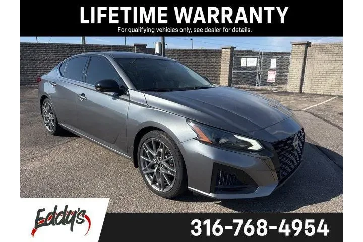 $27982 : Nissan Altima 2023 2.0 SR 4d image 1