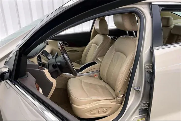 $5990 : Buick LaCrosse 2010 CXL 4dr image 8