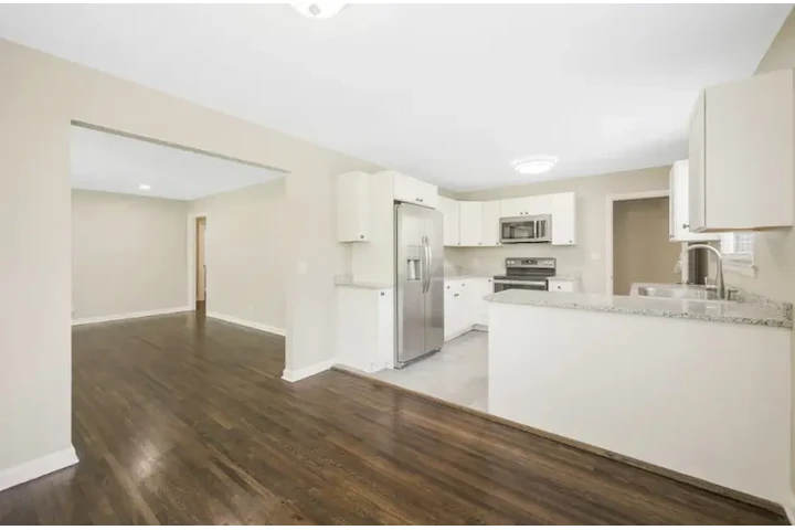 $1600 : Low income house for rent image 4