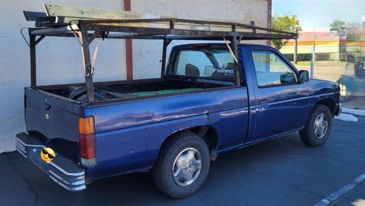 $4000 : 1996 Nissan Pickup Truck image 2