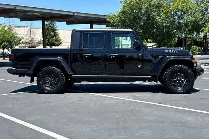 $30477 : Jeep Gladiator 2023 4x4 Spor image 10