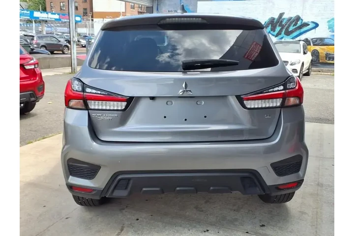 $18799 : Mitsubishi Outlander Sport 2 image 6