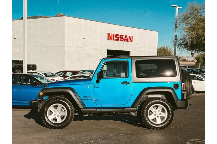 $14777 : Jeep Wrangler 2015 4x4 Sport image 2