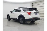 $29998 : Ford Explorer 2022 AWD XLT 4 thumbnail
