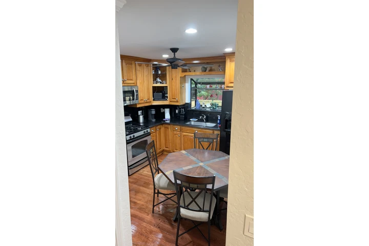 $1400 : Cuarto AMUEBLADO image 5