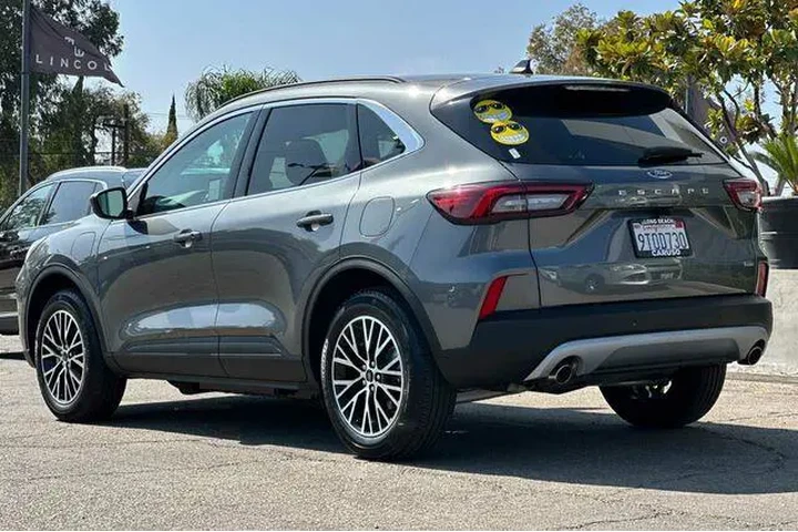 $35375 : Ford Escape Plug-In Hybrid 2 image 5