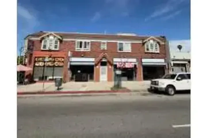 $2700 : LOS ÁNGELES SE RENTA LOCAL image 4