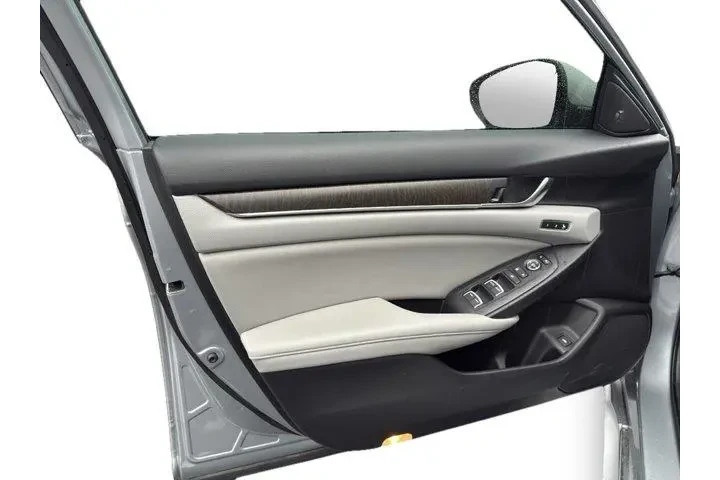 $21991 : Honda Accord 2018 Touring 4d image 6