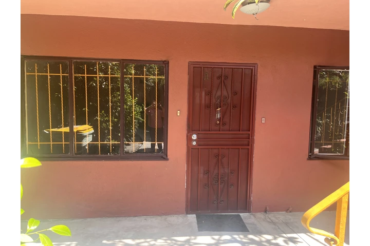 $1900 : Apartment in Huntington Park image 2