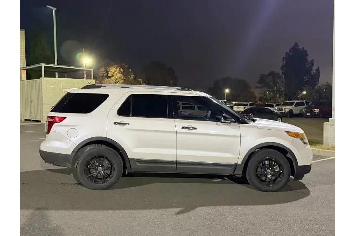 $13500 : Ford Explorer 2015 AWD XLT 4 image 6