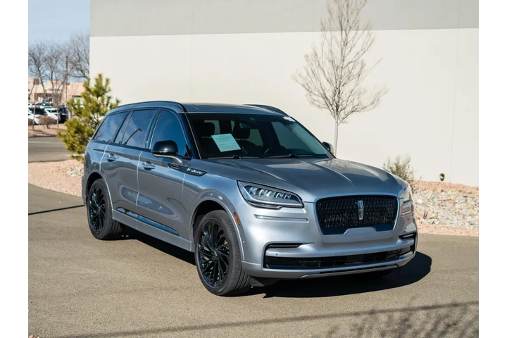 $61995 : 2024 Aviator Reserve image 1