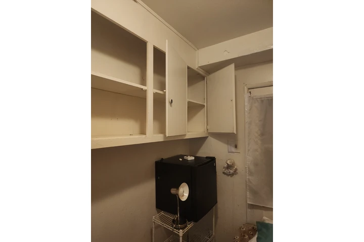 $890 : Se renta un cuarto PEQUEÑO image 2