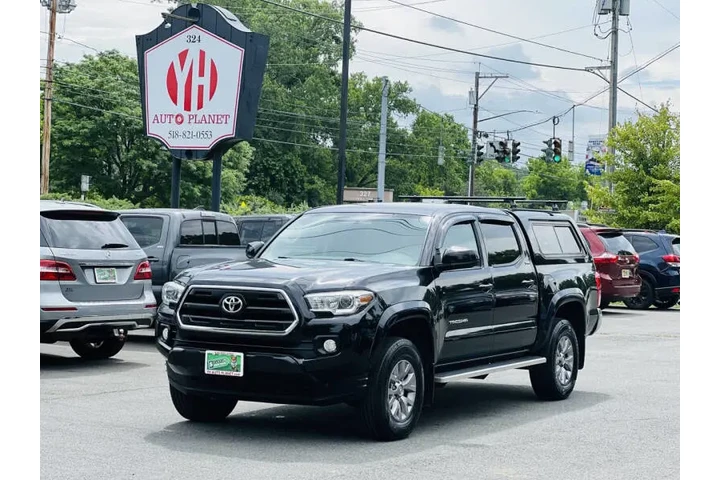 $23500 : 2016 Tacoma SR5 V6 image 3