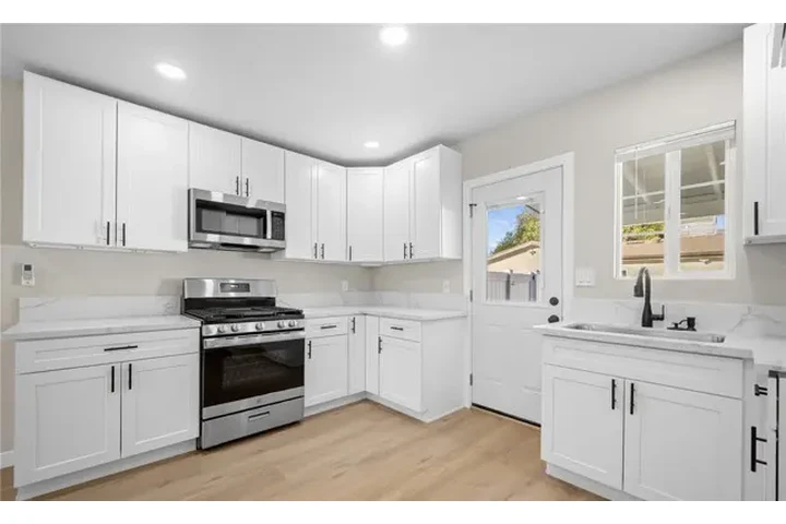 $1000 : espaciosa casa una sola planta image 5