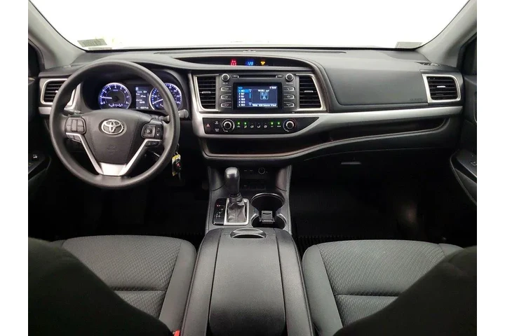 $25998 : Toyota Highlander 2019 LE 4d image 9