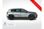 $30225 : Volkswagen Taos 2025 AWD SEL thumbnail