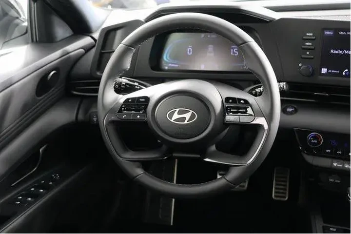 $24500 : Hyundai ELANTRA 2025 SEL Spo image 10