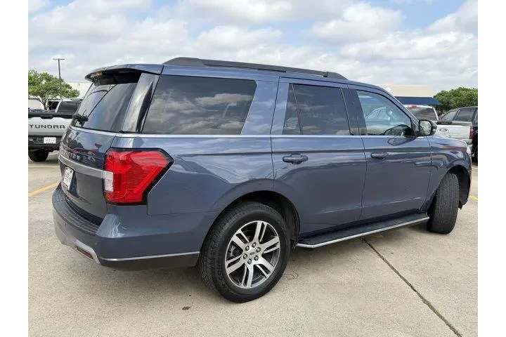 $37003 : Ford Expedition 2022 4x2 XLT image 5