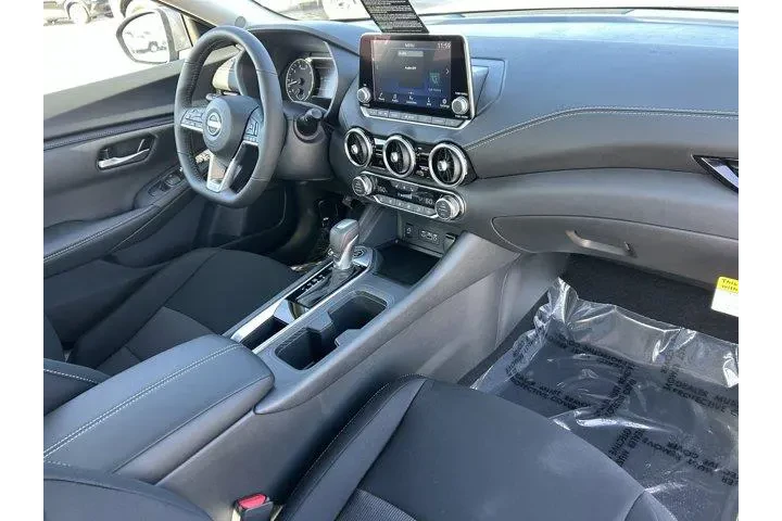 $20650 : Nissan Sentra 2025 SV 4dr Se image 8