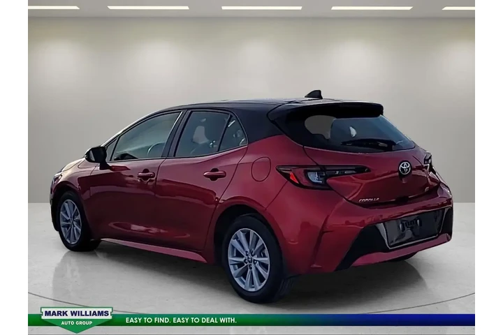 $23949 : Toyota Corolla Hatchback 202 image 6