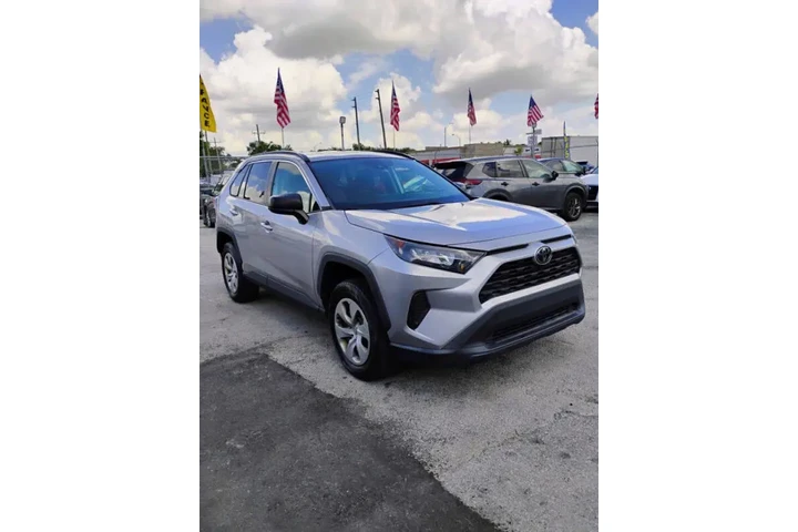 $15000 : 2021 RAV4 LE image 1