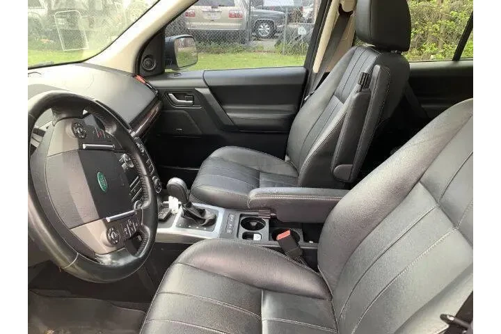 $12995 : 2015 Land Rover LR2 image 3