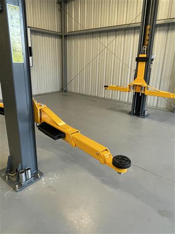 $2500 : Car lift ala venta(hoist lift image 2