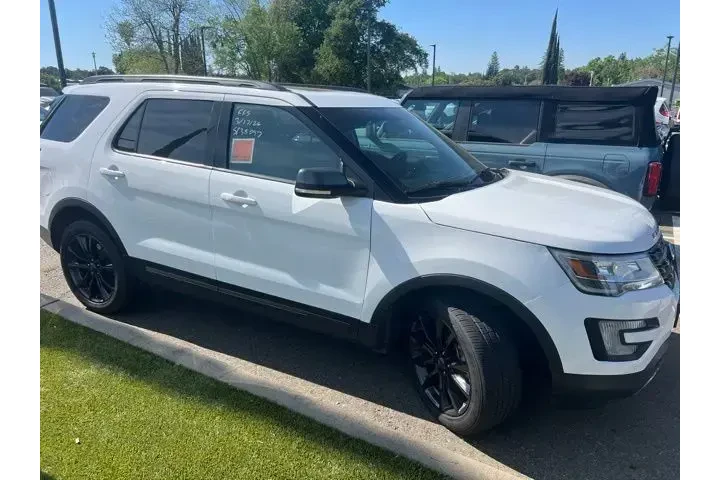 $23988 : Ford Explorer 2017 AWD XLT 4 image 1