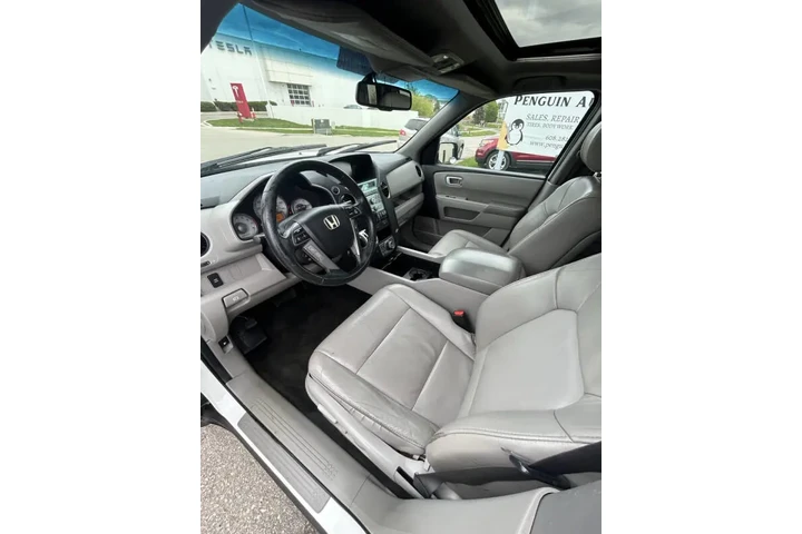 $7490 : 2011 Pilot EX-L w/Navi image 9